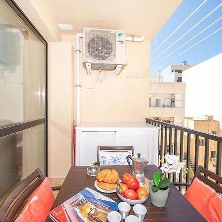 Sea Bliss Apartments With Terrace Just Off Seafront In St Paul'S Bay - By Getawaysmalta セント・ポールズ・ベイ エクステリア 写真