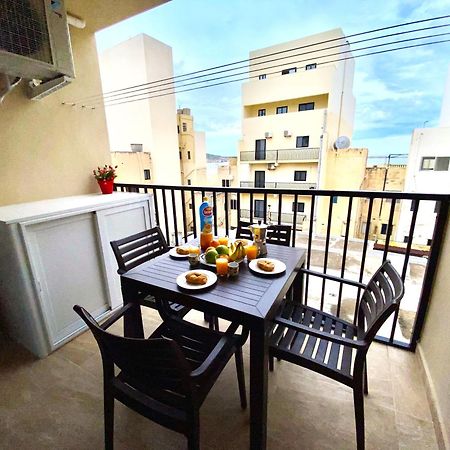 Sea Bliss Apartments With Terrace Just Off Seafront In St Paul'S Bay - By Getawaysmalta セント・ポールズ・ベイ エクステリア 写真