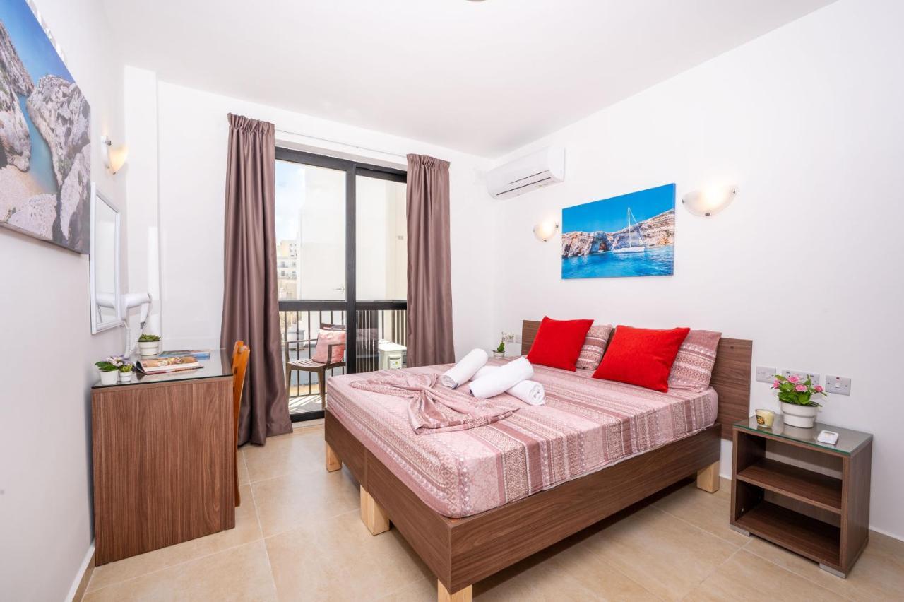 Sea Bliss Apartments With Terrace Just Off Seafront In St Paul'S Bay - By Getawaysmalta セント・ポールズ・ベイ エクステリア 写真