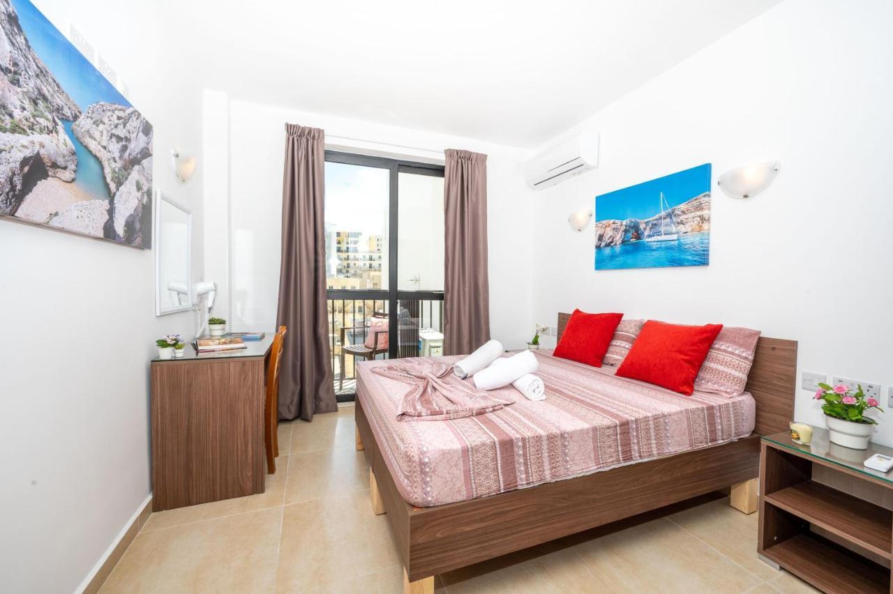 Sea Bliss Apartments With Terrace Just Off Seafront In St Paul'S Bay - By Getawaysmalta セント・ポールズ・ベイ エクステリア 写真